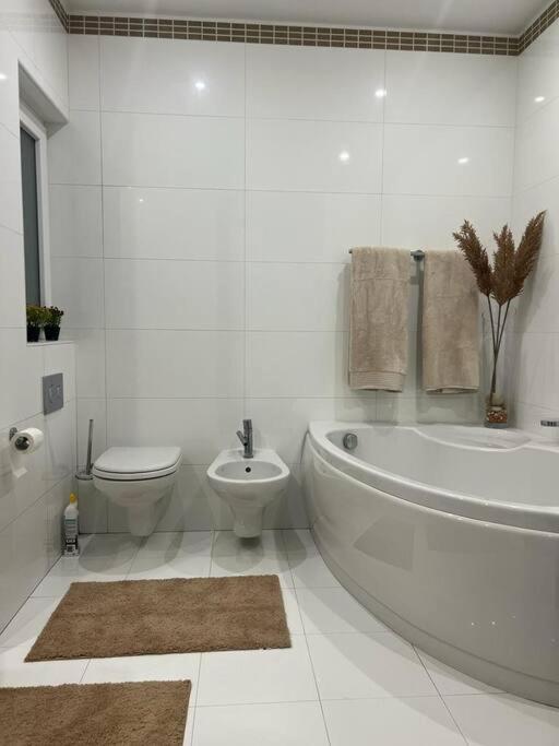 Pembroke St Julians Luxury, Comfort, Location 外观 照片