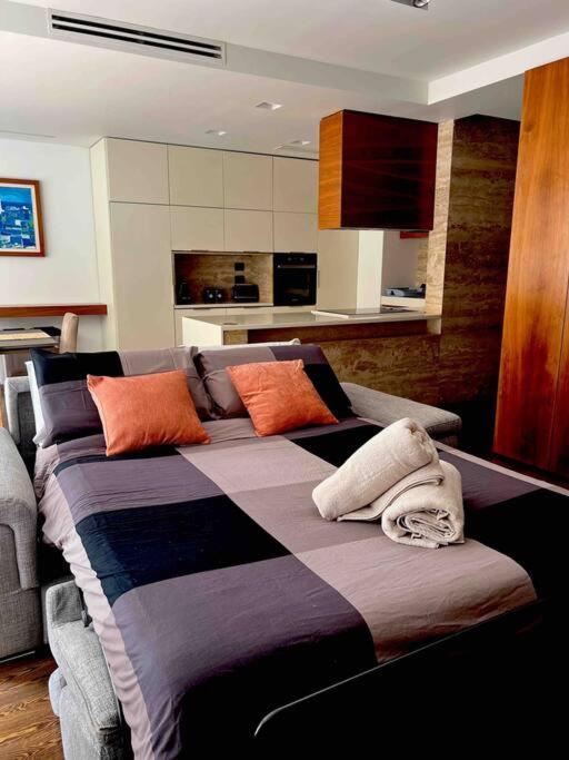 Pembroke St Julians Luxury, Comfort, Location 外观 照片