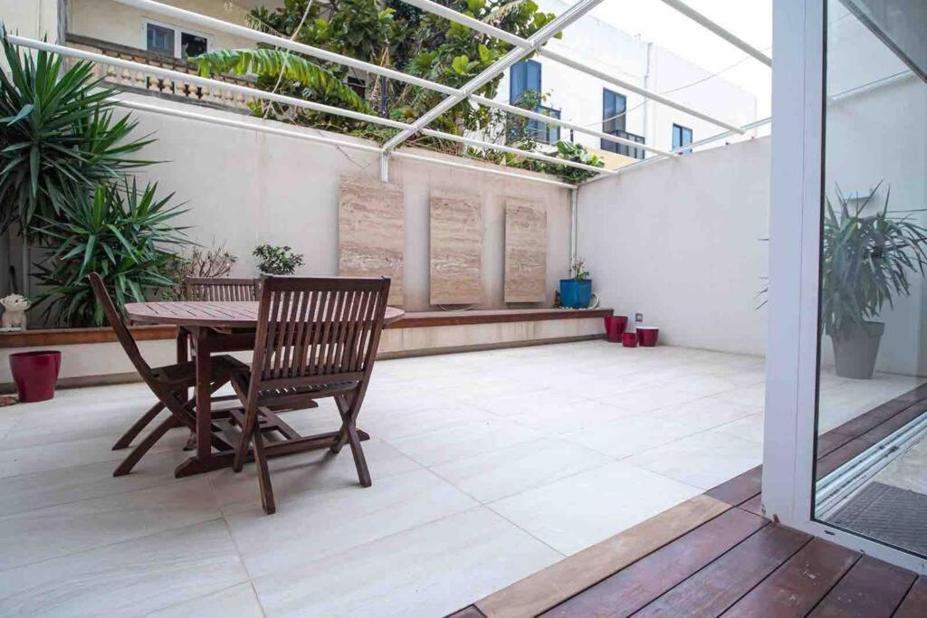 Pembroke St Julians Luxury, Comfort, Location 外观 照片