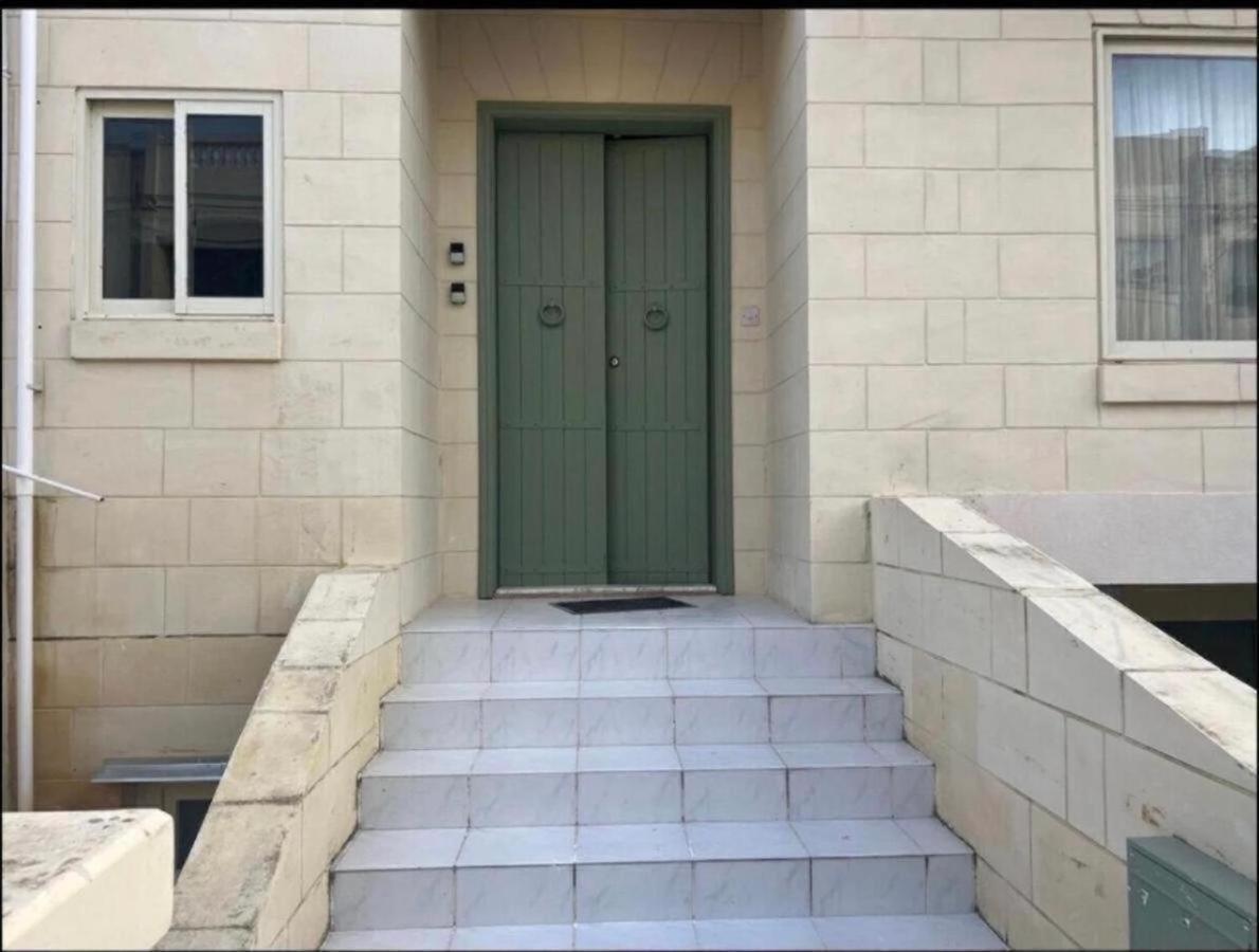 Pembroke St Julians Luxury, Comfort, Location 外观 照片